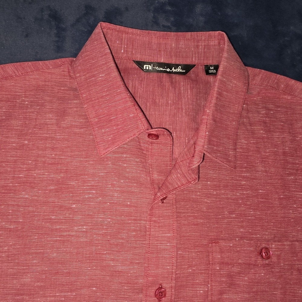 Travis Mathew Mens Size Medium Red Short Sleeve Studebaker Button Up Shirt